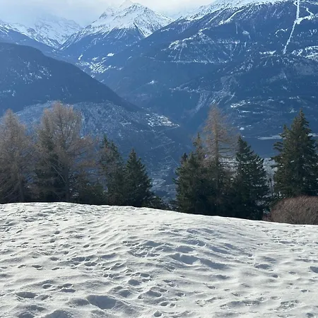 A Mountain Away From Apartman